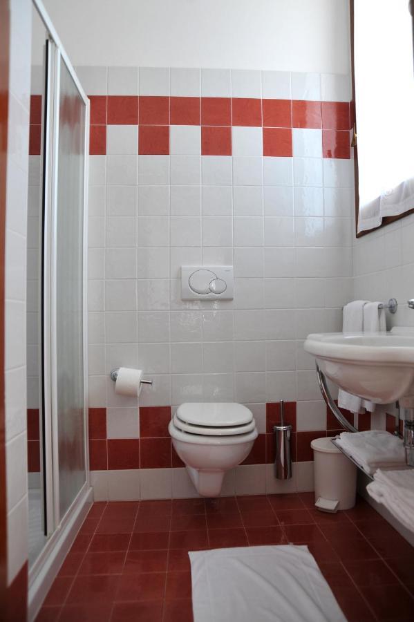 Hotel Reno Лидо ди Йезоло Екстериор снимка