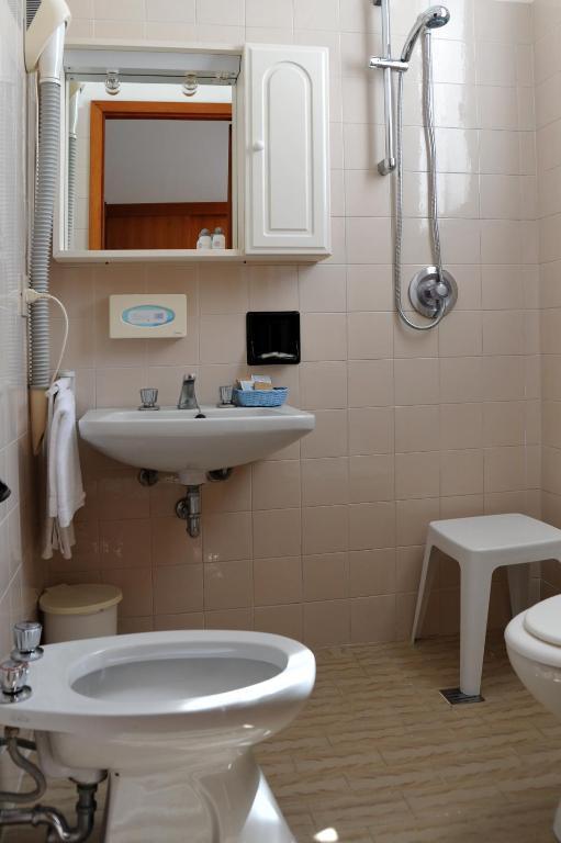 Hotel Reno Лидо ди Йезоло Стая снимка