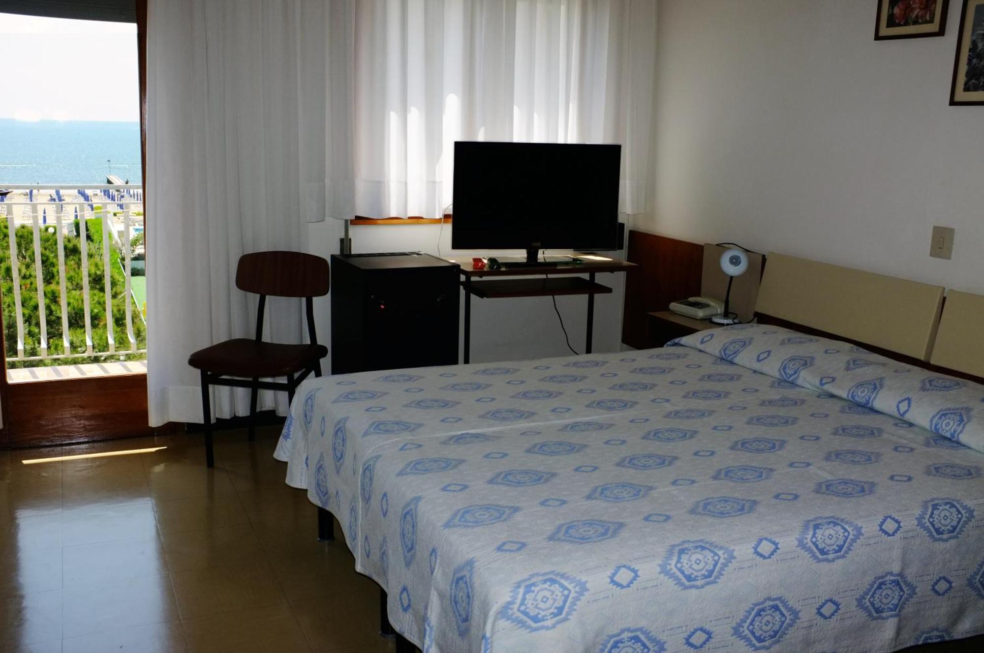 Hotel Reno Лидо ди Йезоло Екстериор снимка