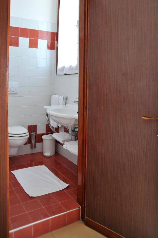 Hotel Reno Лидо ди Йезоло Екстериор снимка