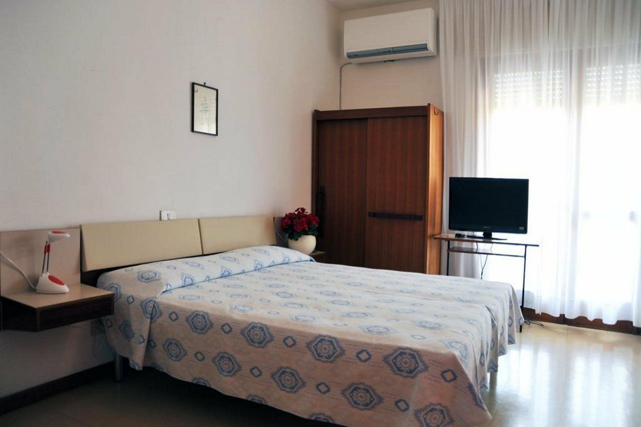 Hotel Reno Лидо ди Йезоло Екстериор снимка